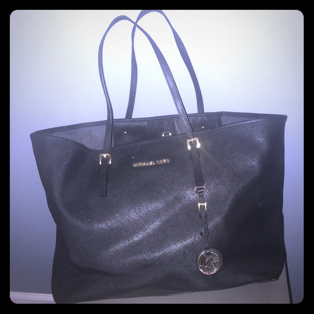 Michael Kors Jet Set Saffiano Tote Black & Gold